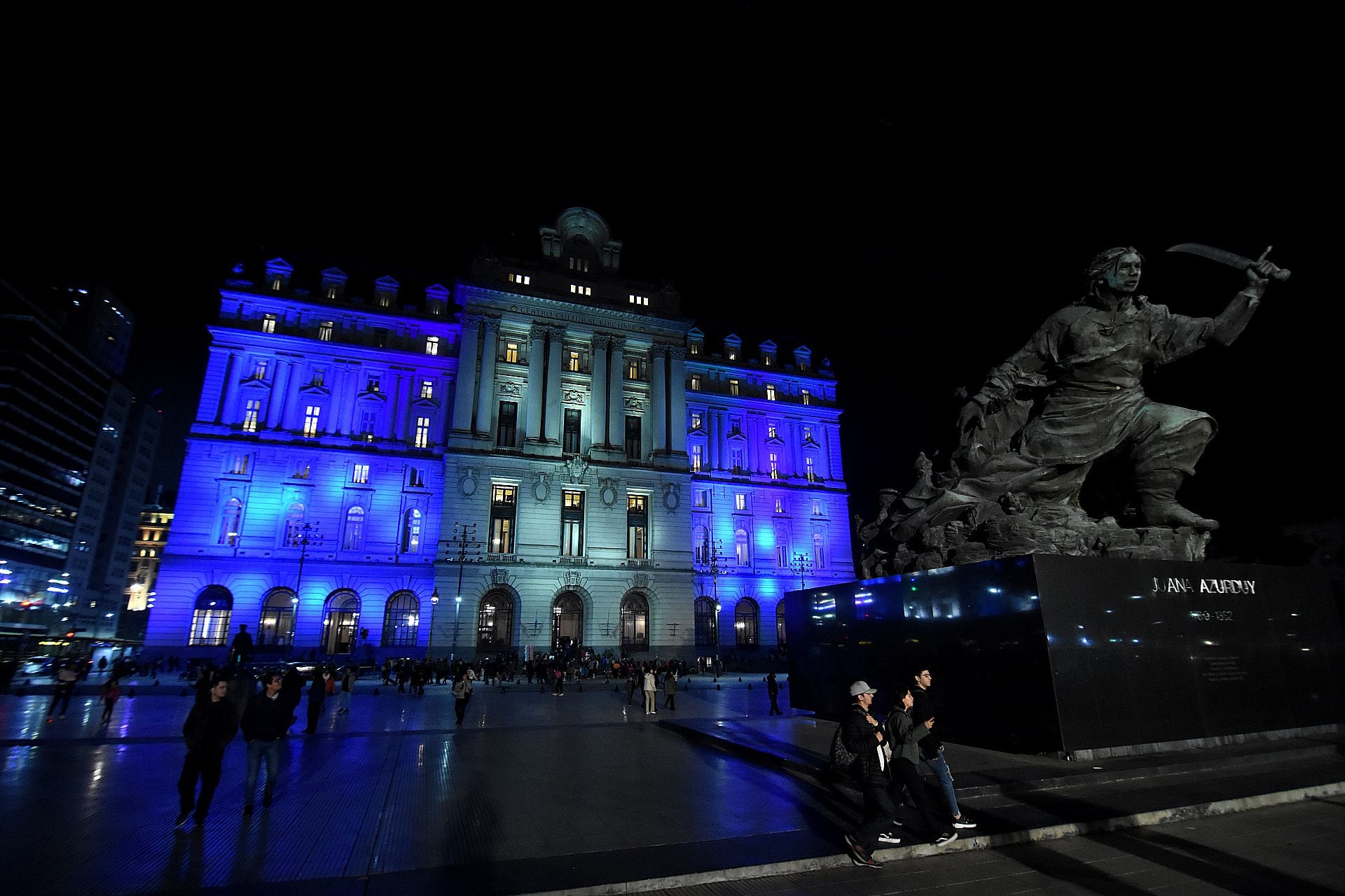 El CCK luce en todo su esplendor este sábado de La Noche de los Museos (Foto: Nicolás Stulberg)