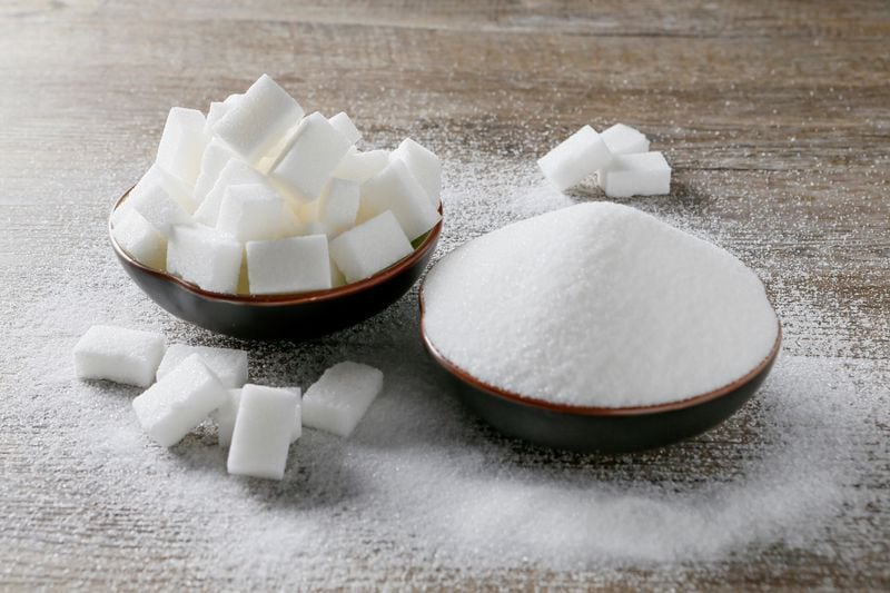 Sustituir el azúcar real por su versión artificial no ayuda a calmar los antojos (REUTERS/Emmanuel Foudrot/Ilustración)