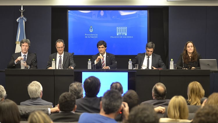 La conferencia de prensa donde el ministro de Hacienda, Hernán Lacunza, anunció el reperfilamiento de la deuda (Gustavo Gavotti)