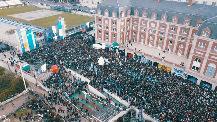 El acto de Alberto Fernández en Mar del Plata también fue masivo (Christian Heit)