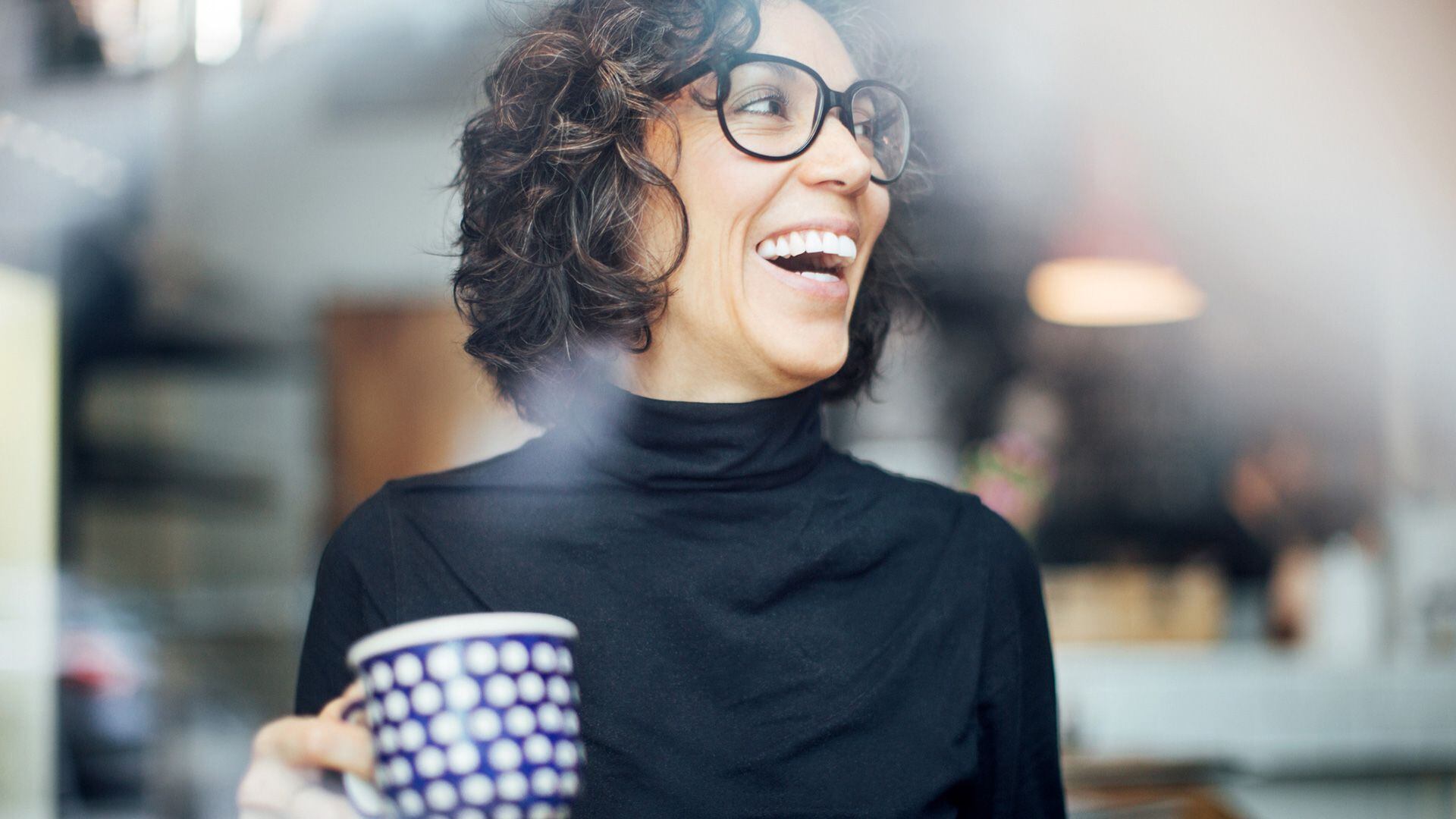 El estudio presentado en la reunión anual de la Sociedad Europea de Cardiología mostró que la risa hace que el tejido del corazón se expanda y que aumente el flujo del oxígeno en el cuerpo (Getty)