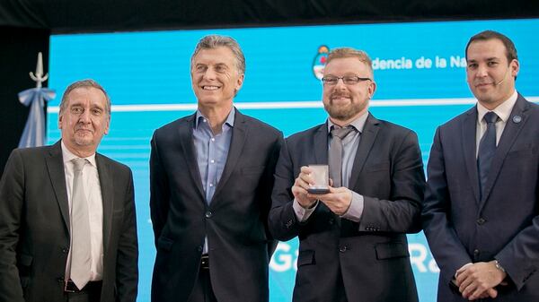 En el Museo de Casa Rosada, el presidente Mauricio Macri y el ministro de Ciencia, Tecnología e Innovación Productiva, Lino Barañao, encabezaron la ceremonia de entrega de la Distinción al Investigador de la Nación Argentina