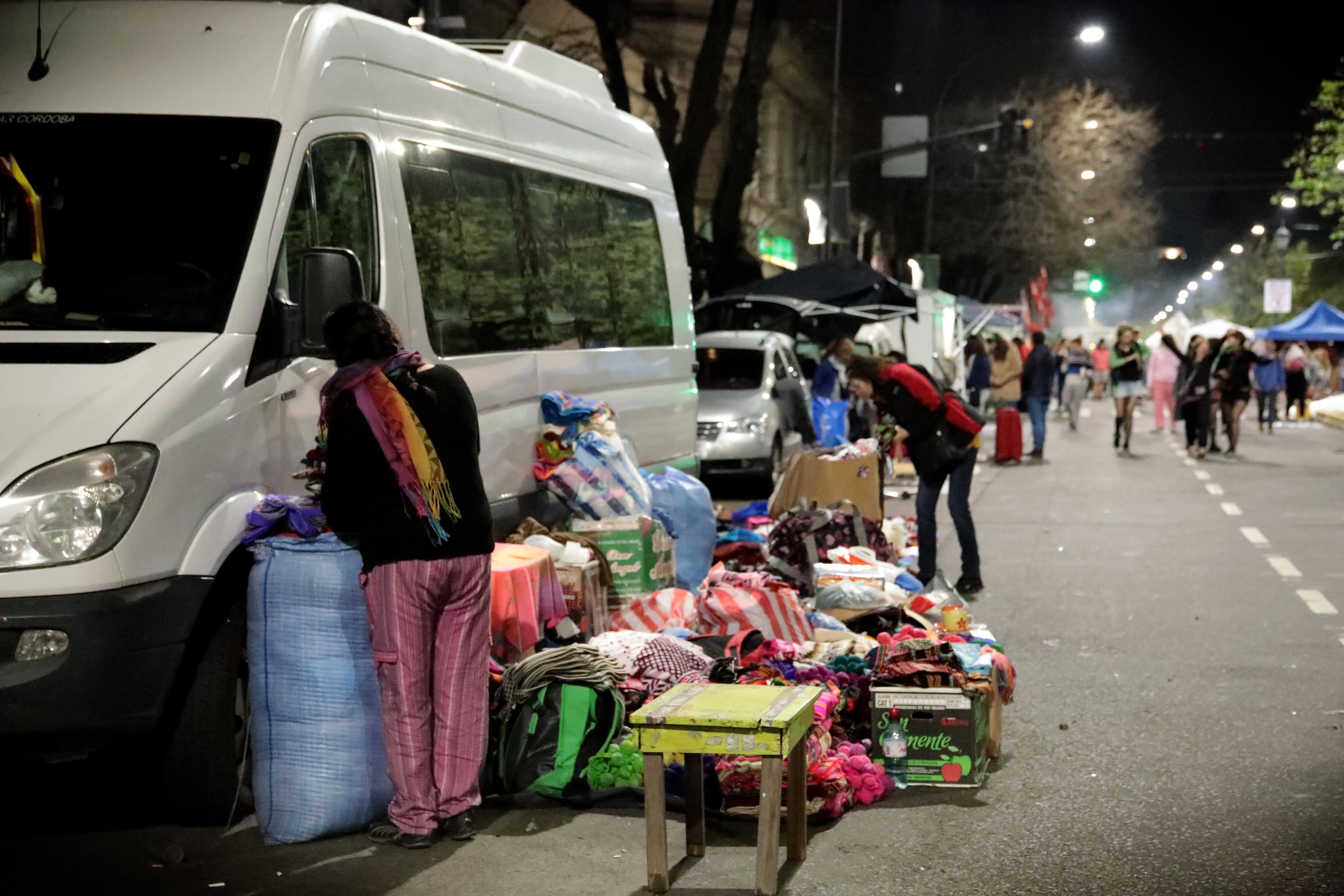 Durante estos dos días, muchas mujeres vendieron sus artesanías, hablaron en comisiones, e intercambiaron experiencias con otras mujeres