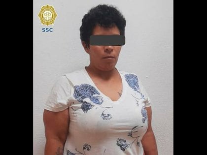La mujer fue detenida por narcomenudeo en la Ciudad de México (Foto: Cortesía SSC-CDMX)

