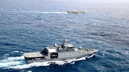 El buque de vigilancia chileno "Cabo Odger" de la Armada, vigiló el paso de 74 embarcaciones chinas que se encuentran frente a las costas de este país (Defensa Nacional / Chile)