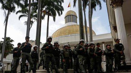 El chavismo intentará instalar nueva Asamblea Nacional el 5 de enero, tras elecciones parlamentarias amañadas