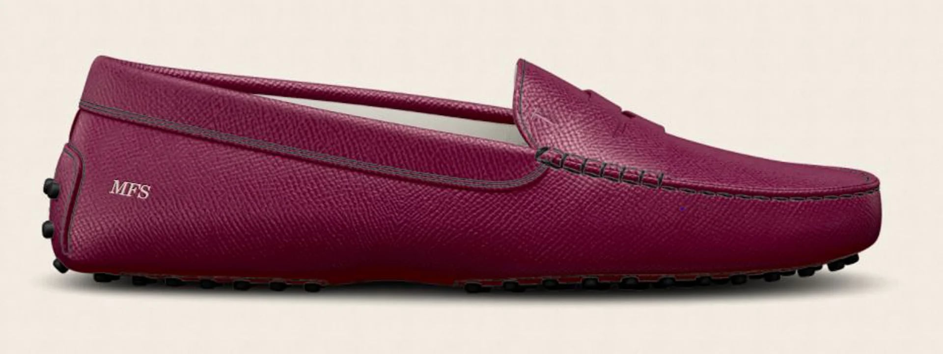 En los Tod´s Gomminos de colores plenos pueden agregarse las iniciales del dueño del zapato.