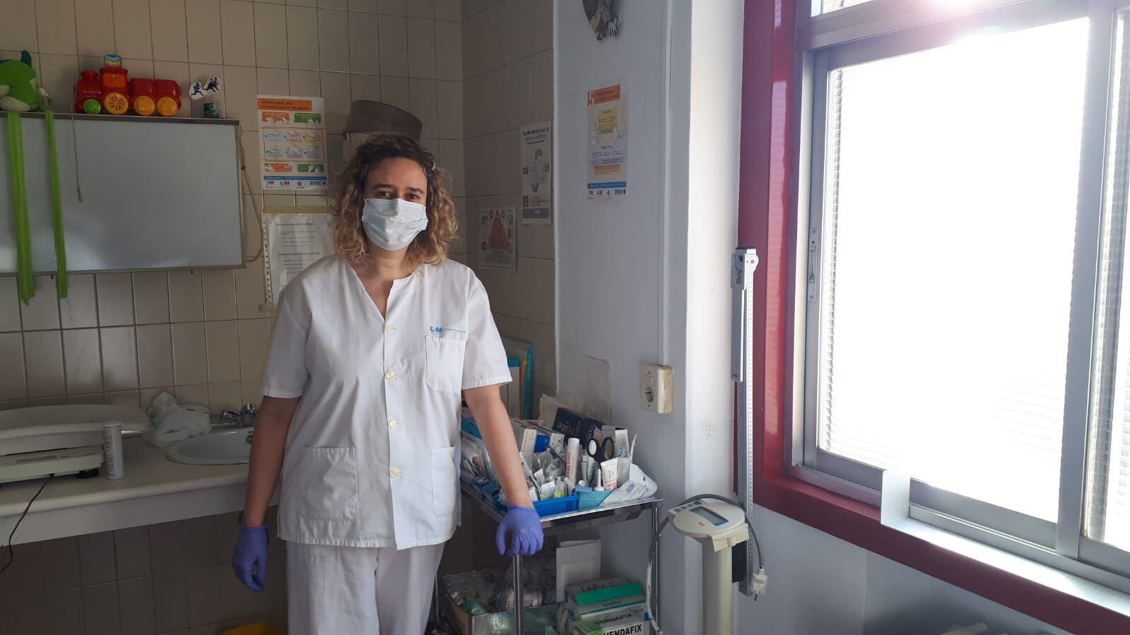 Nerea Alvarez es enfermera desde hace 16 años. Contó a Infobae, en primera persona, cómo pelean en Madrid contra el virus. 