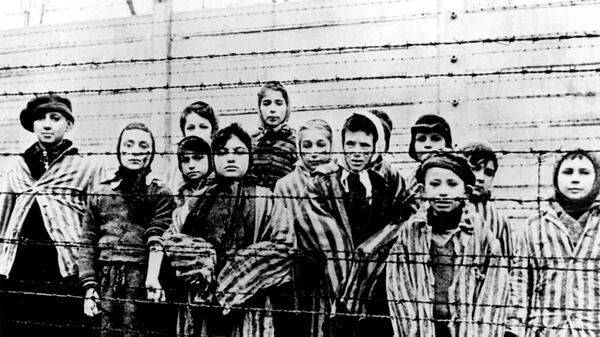 Niños prisioneros en Auschwitz