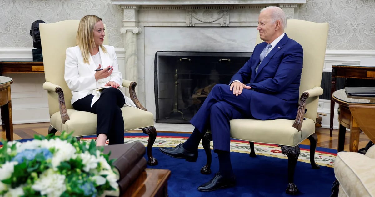 Joe Biden ha ringraziato Giorgia Meloni per il sostegno dell’Italia all’Ucraina durante il loro incontro alla Casa Bianca