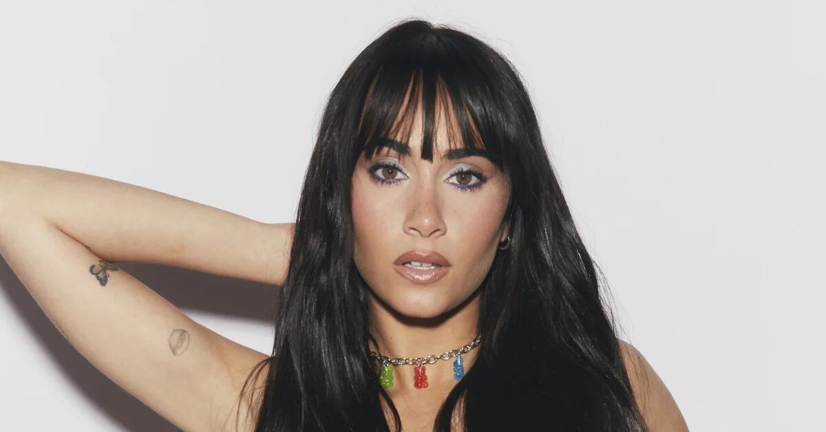 Aitana si è unito alla band italiana Sangiovanni e hanno presentato in anteprima un remix in lingua spagnola della canzone “Mariposas”.