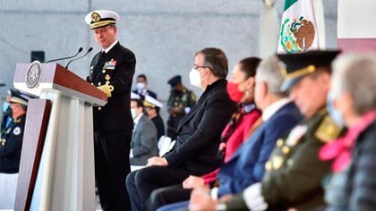 El secretario de Marina, José Rafael Ojeda Durán, durante la ceremonia del Día de la Armada (Foto: Presidencia de la República)