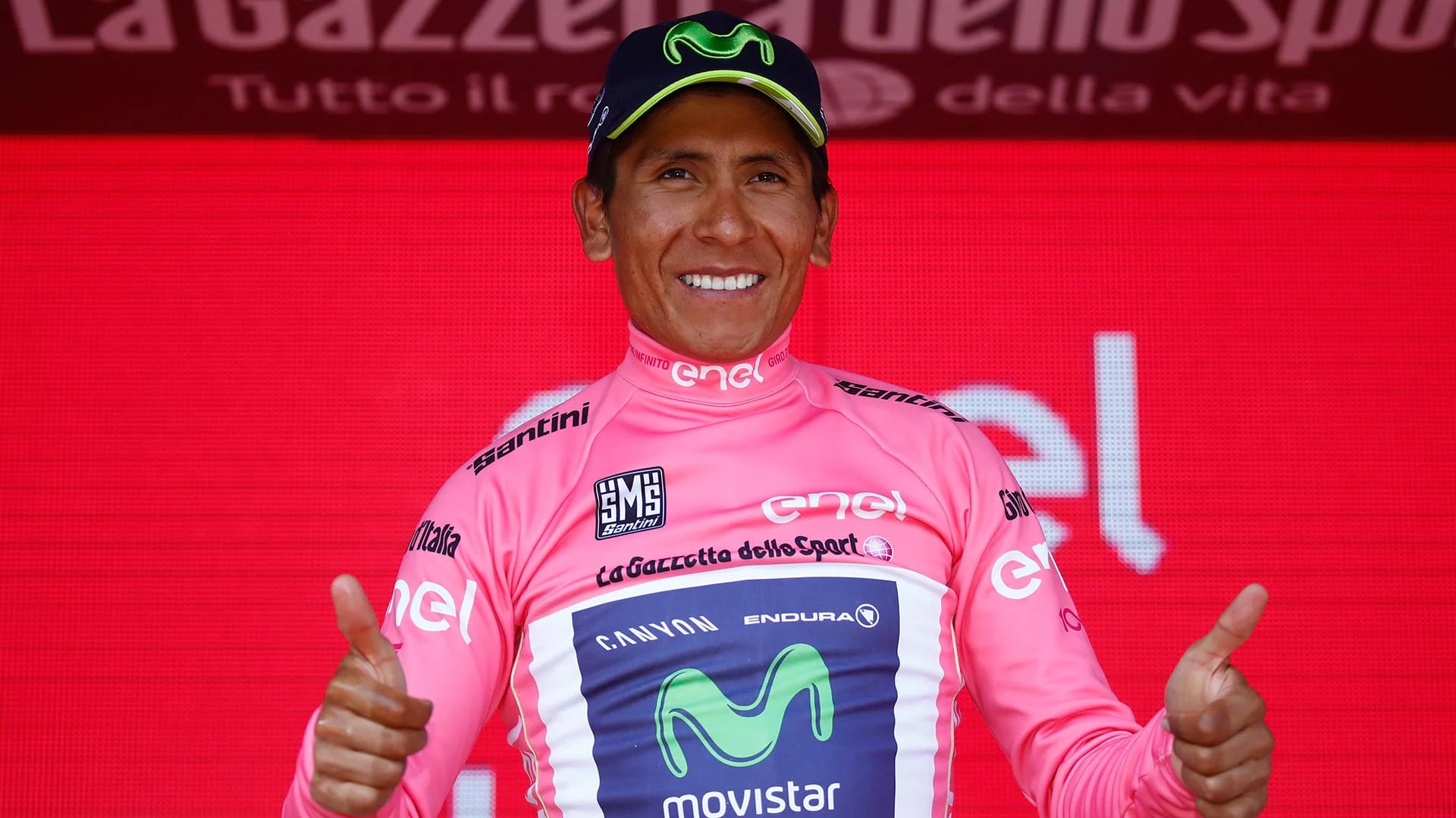 Nairo Quintana se quedó con el liderazgo del Giro de Italia en la 19° etapa (AFP)