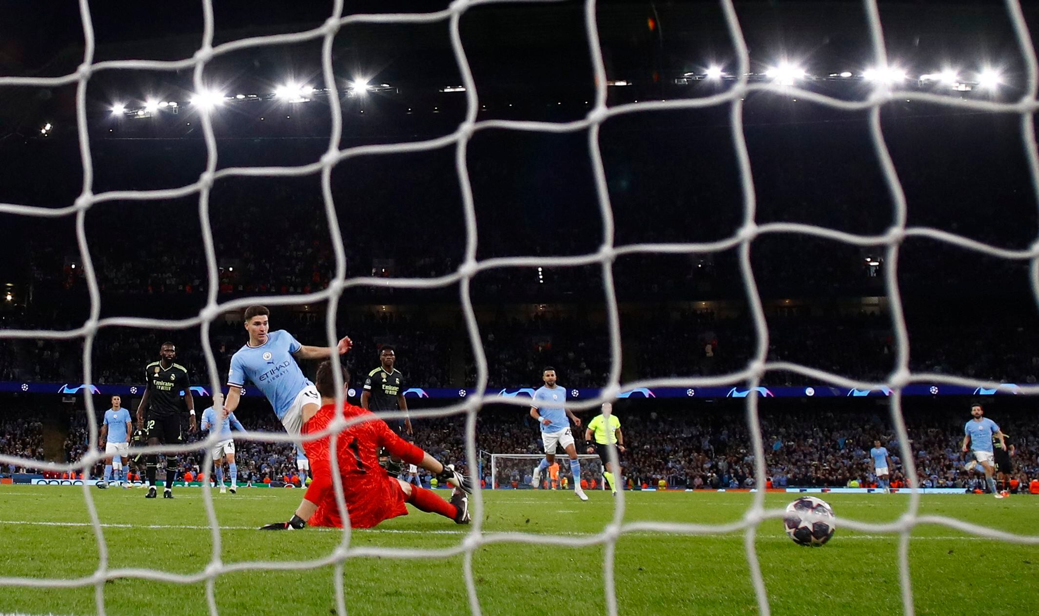 Una chance de gol fue más que suficiente para que Álvarez anote su nombre en el marcador (Foto: Reuters)