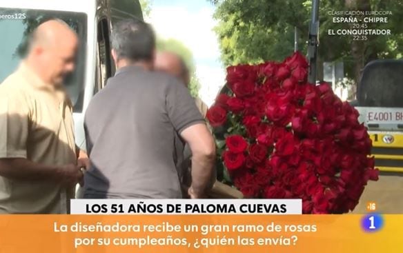 Este regalo ha sido el más extravagante que ha recibido la diseñadora en su casa (Captura de pantalla/X)