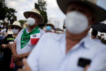 Trabajadores del campo tomaron la presa de La Boquilla en Chihuahua (Foto: Reuters / Jose Luis Gonzalez)