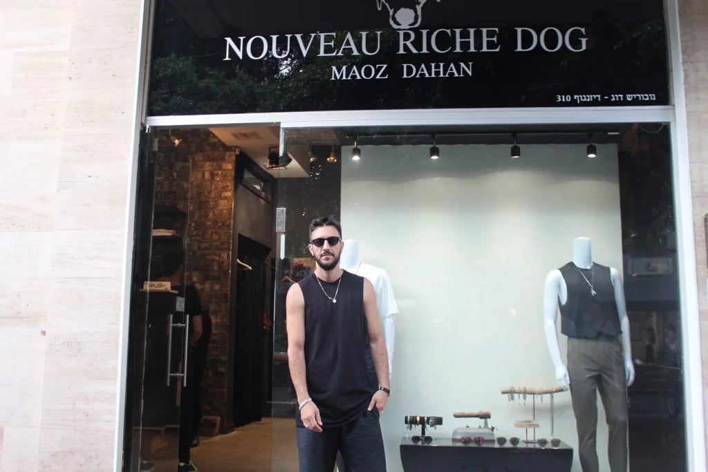 Maoz Dahan, el vanguardista diseñador recibió a Infobae en su tienda de Tel Aviv