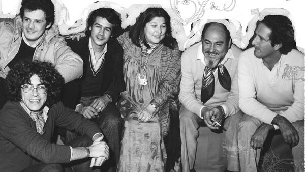 Mercedes Sosa al lado de Piero, Antonio Tarrago Ros, Victor Heredia y Armando Tejada Gómez.