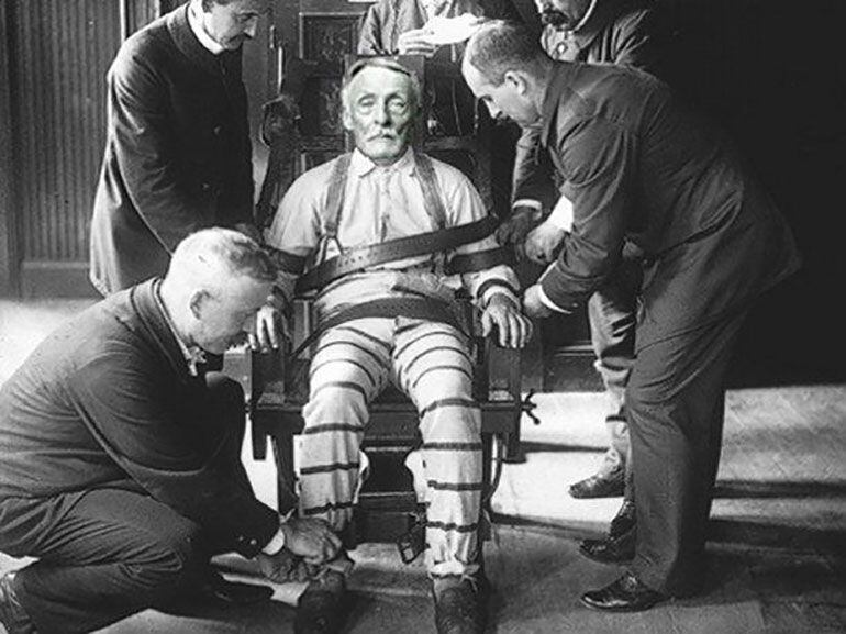 Albert Fish entró a Sing Sing en marzo de 1935. Lo sentaron en la silla eléctrica el 16 de enero de 1936. A las once y seis minutos de la noche fue declarado muerto