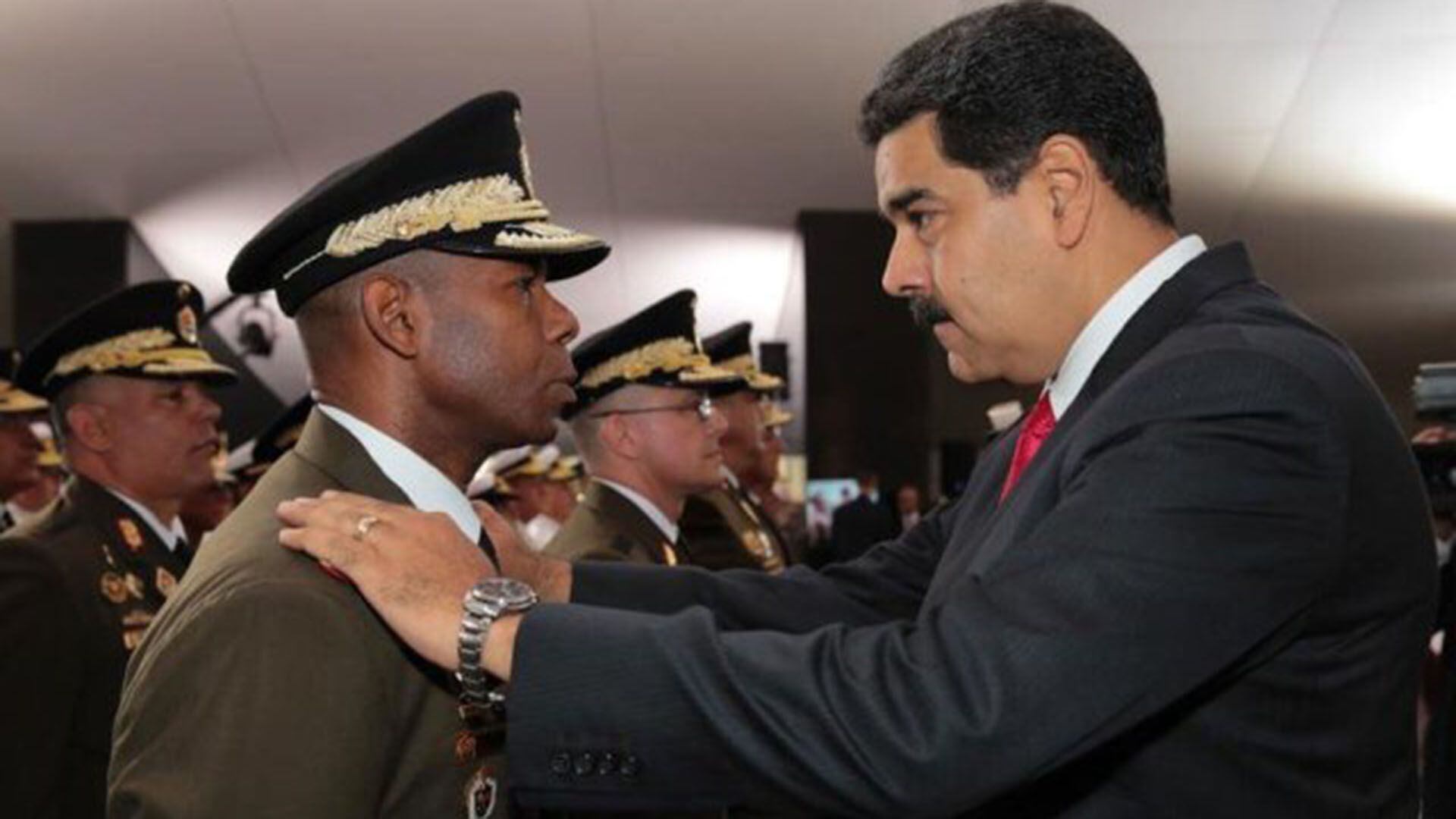 Manuel Ricardo Cristopher Figuera junto a Nicolás Maduro, cuando era jefe del Sebin