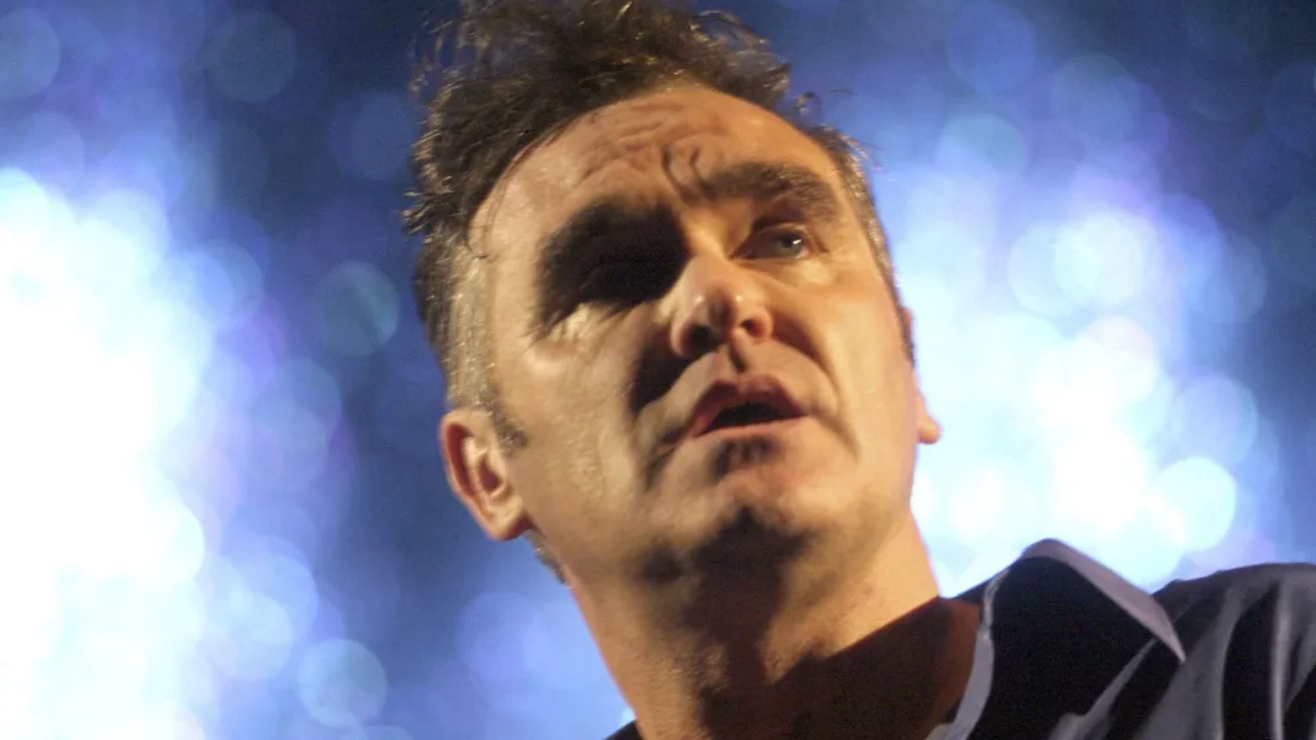 Morrissey ya no viene a Lima. El artista tenía programado un concierto para febrero del 2024.