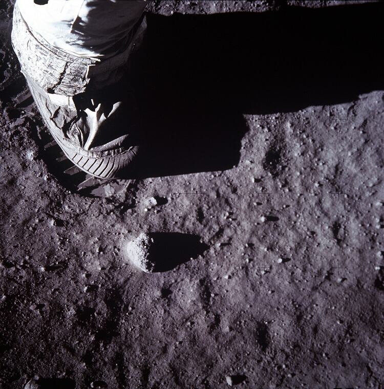 Una de las primeras pisadas humanas en la Luna (NASA)