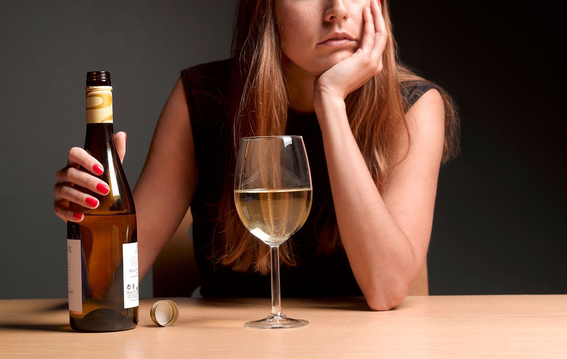 Por la menor masa, el alcohol incide más en las mujeres (Getty Images)