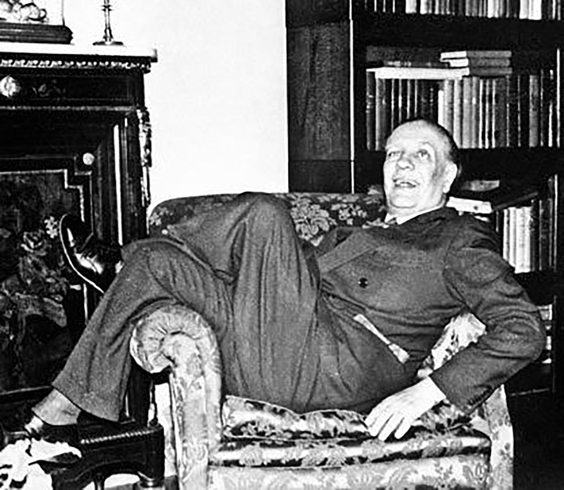 Jorge Luis Borges, descontracturado.