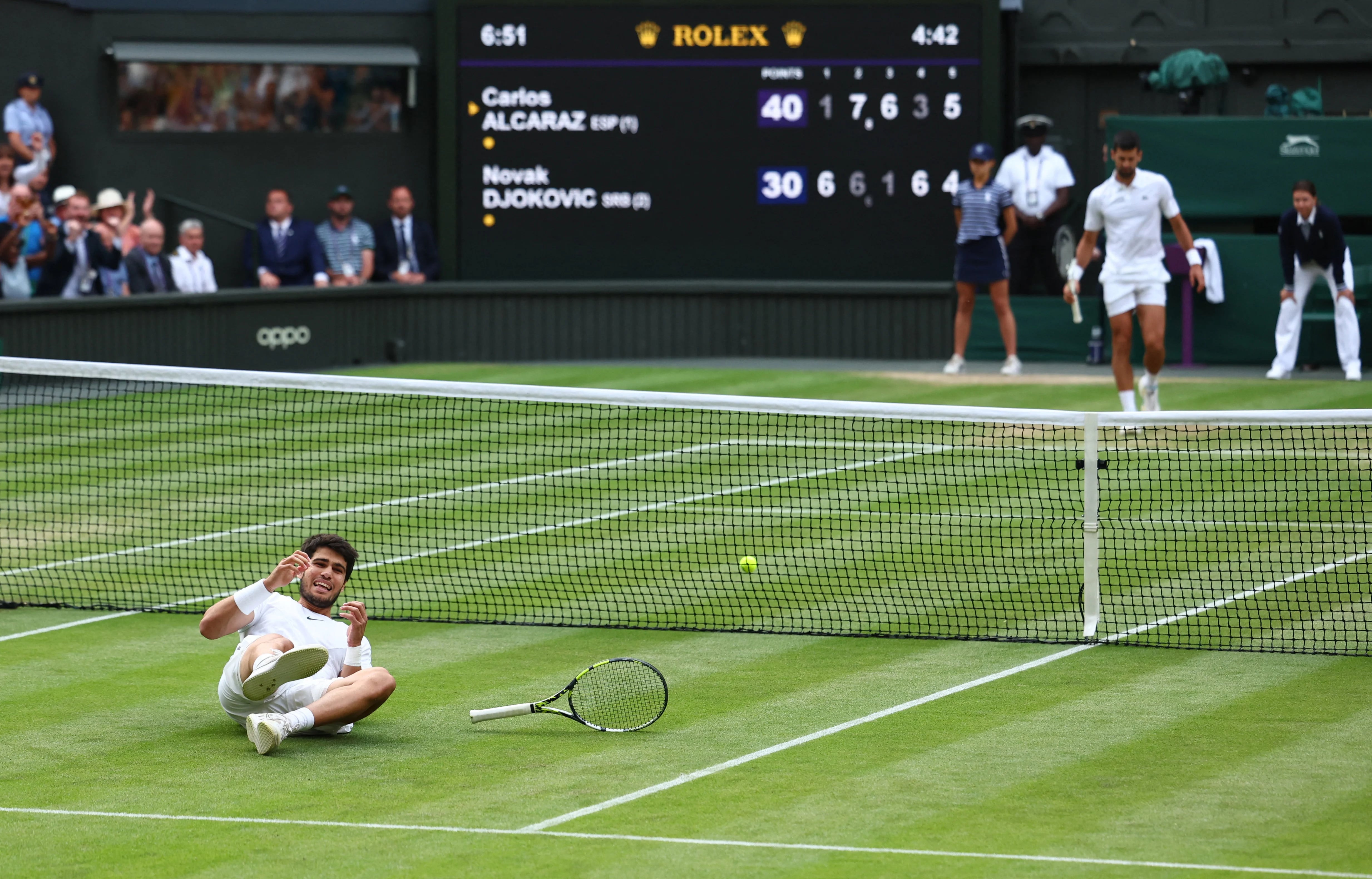 El momento en el que Carlos Alcaraz derrotó a Novak Djokovic en la final de Wimbledon (REUTERS/Toby Melville)