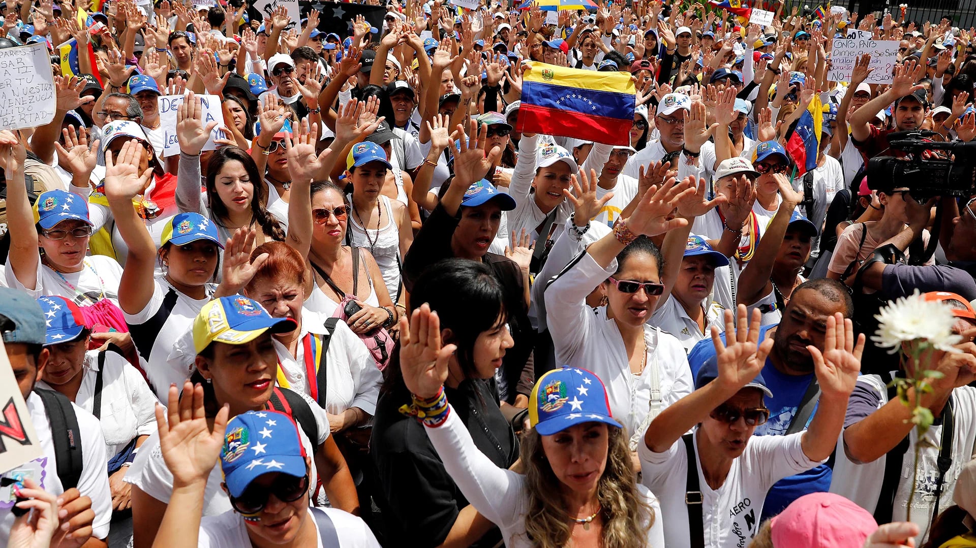 Los venezolanos salen nuevamente a las calles (Reuters)