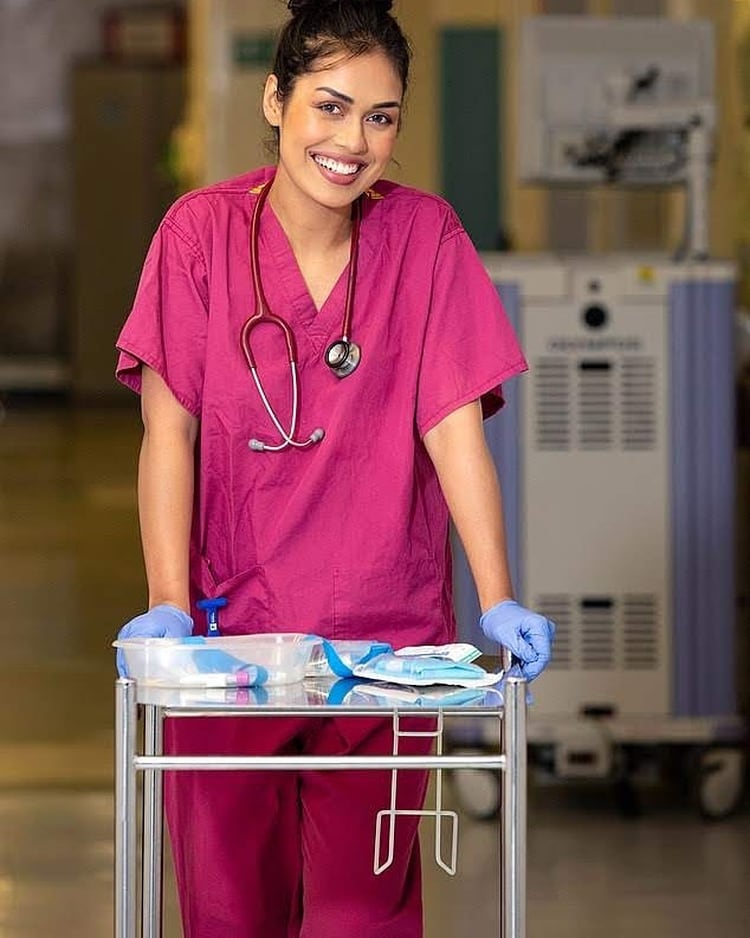 Bhasha Mukherjee es especialista en medicina respiratoria (Foto: Instagram@bhasha05)