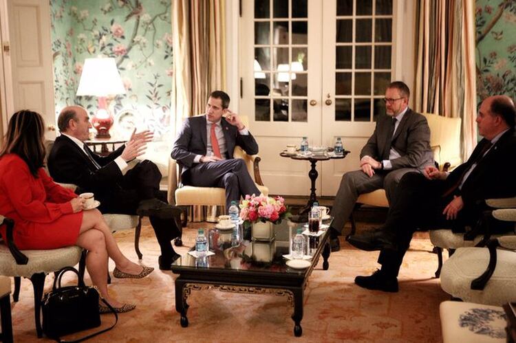 Guaidó se reunió con Abrams en Washington 