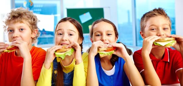 El estudio de la UCA indagó sobre los consumos alimentarios escolares entre comidas. No es lo mismo el picoteo que la colación. La comida también está relacionada con las emociones y eso es algo que se evidencia particularmente entre los niños.
