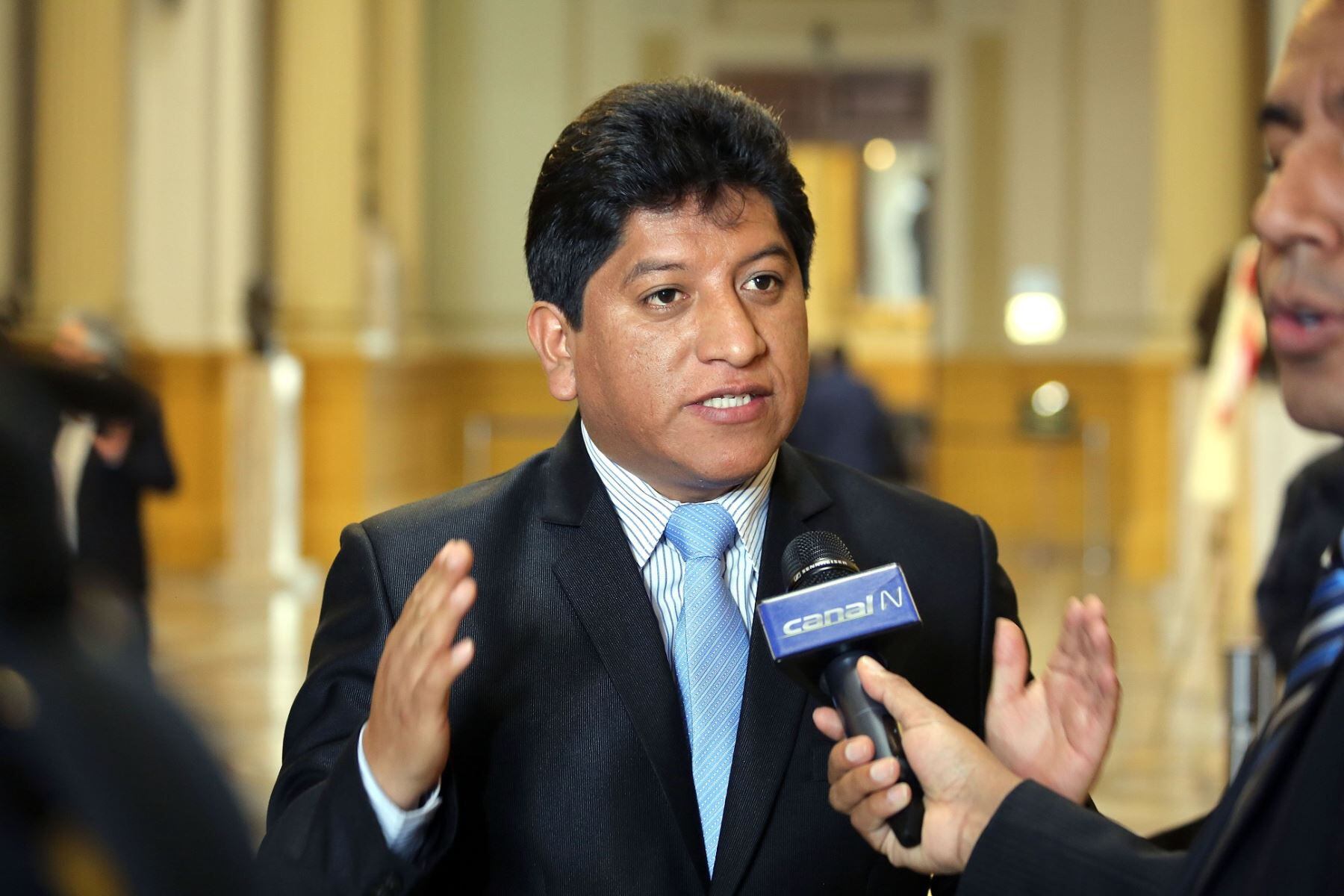 Josué Gutiérrez percibirá más de 23 mil soles mensuales como nuevo defensor del Pueblo. (Andina)