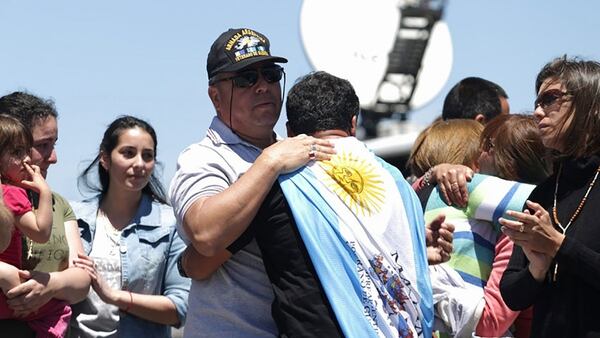La angustiante espera de los familiares de los tripulantes del submarino ARA San Juan