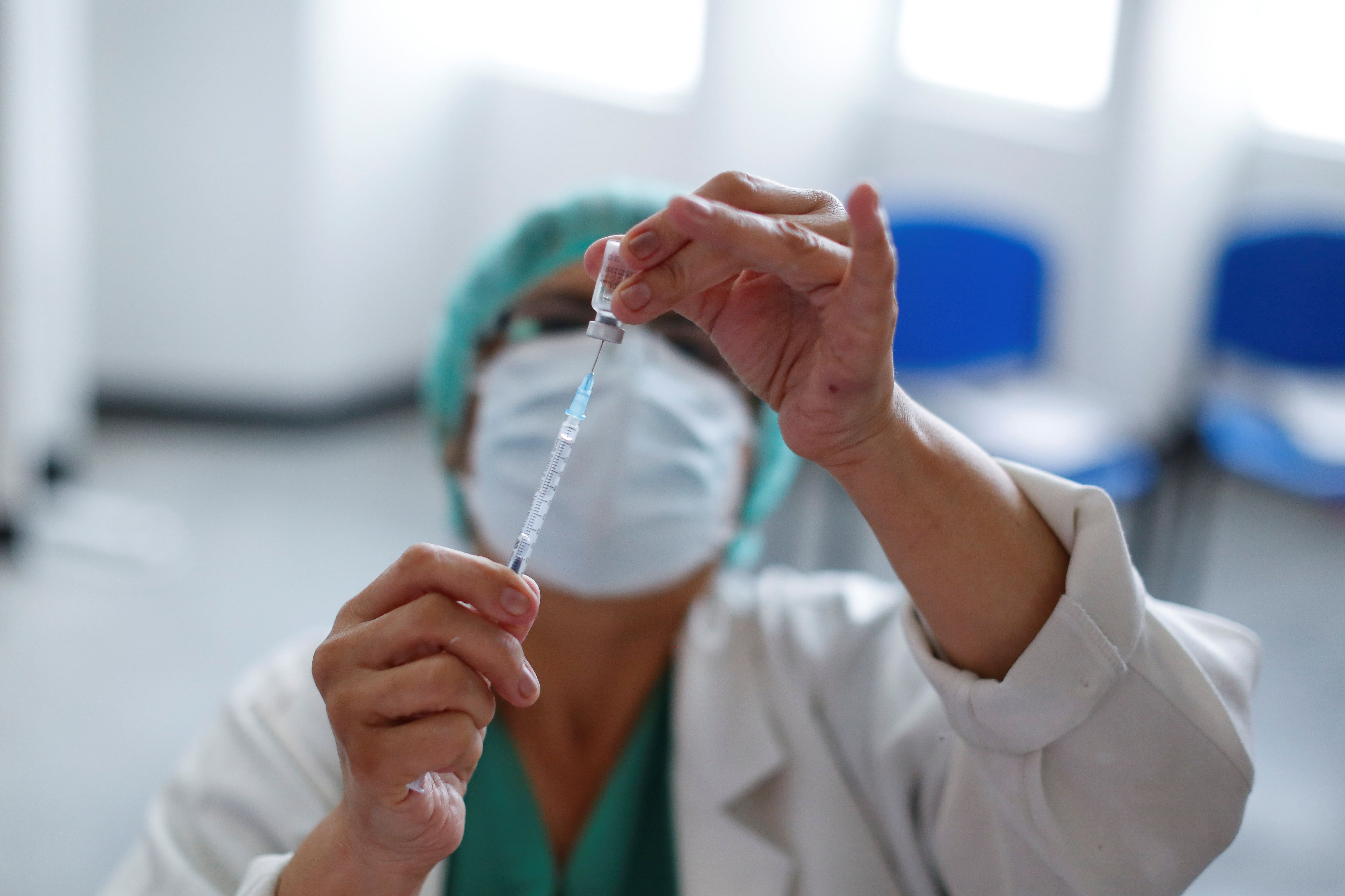 “Con esta información, los ciudadanos van a poder exigir su derecho a que los gobiernos les apliquen las mejores vacunas" (REUTERS)