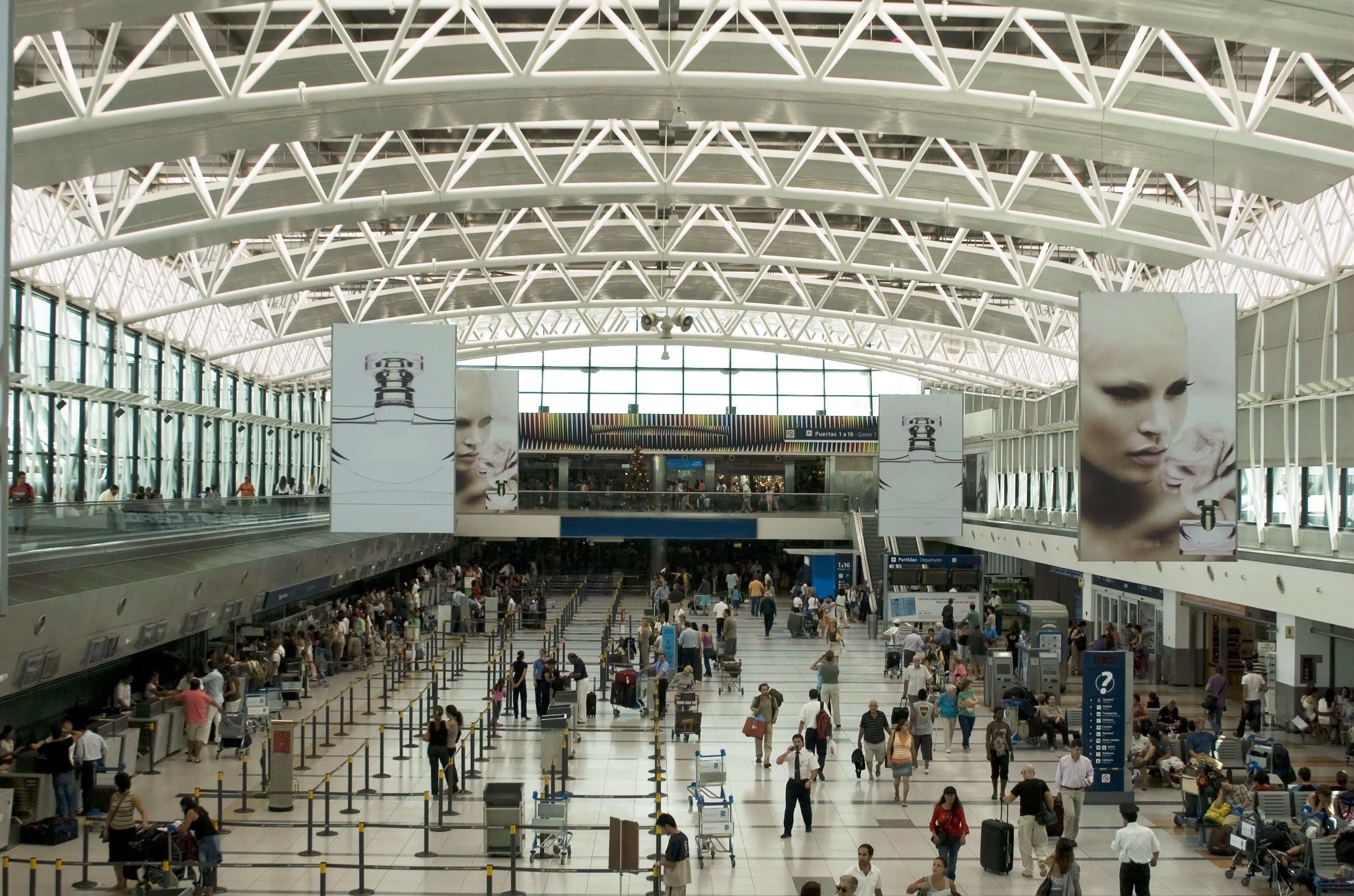 El movimiento turístico creció con fuerza este temporada en Ezeiza y los demás aeropuertos internacionales (Shutterstock)