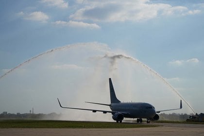 Tradicin Aeronutica. La incorporacin de una aeronave o el retiro de un piloto suelen verse coronados por el tradicional 