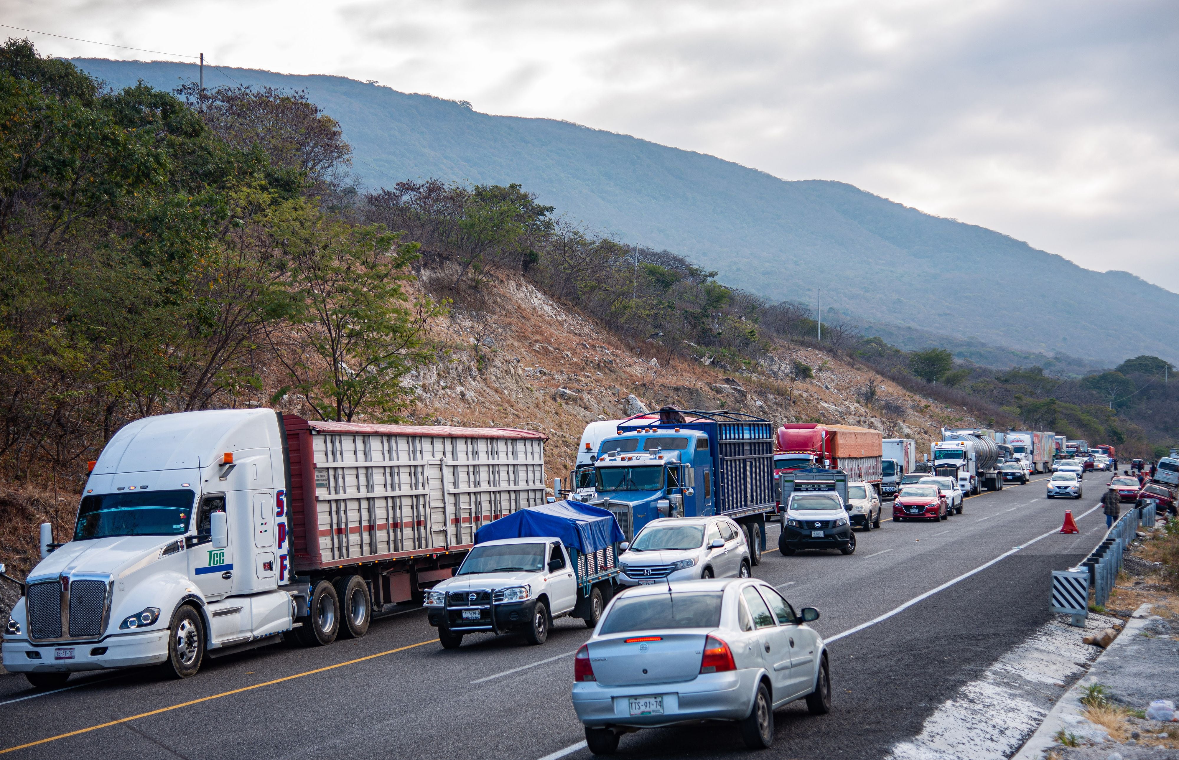 Transportistas exigen más seguridad. EFE/Carlos López
