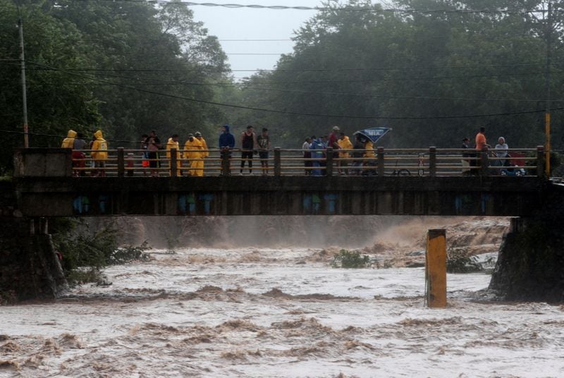 Colapso de puente en Carmen de Viboral, Antioquia tiene incomunicadas a más de 200 personas según informó la Unidad de Gestión del Riesgo. Imagen de archivo REUTERS / Oswaldo Rivas