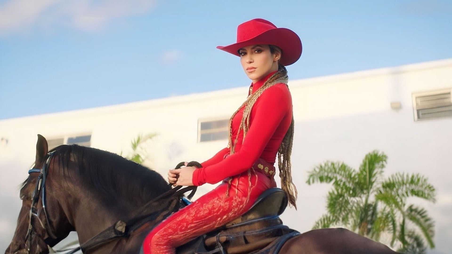Shakira y Fuerza Regida lanzaron “El Jefe”: letra, video y reacciones -  Infobae