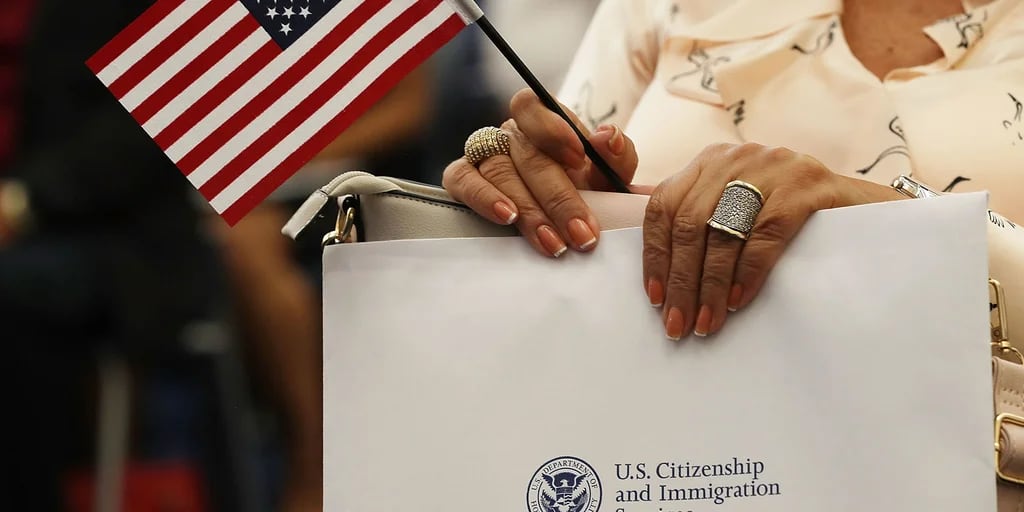 Joe Biden evalúa otorgar el estatus legal a inmigrantes indocumentados casados con ciudadanos estadounidenses