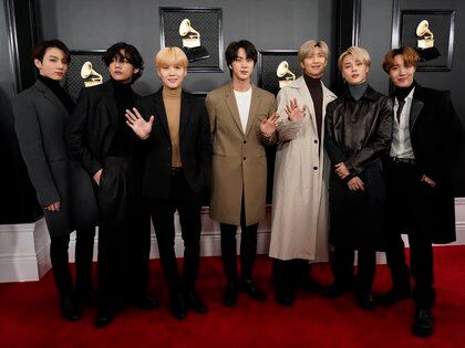 Todos Los Looks De La Alfombra Roja De Los Premios Grammy 2020 Infobae