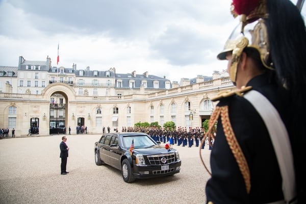 ‘La Bestia 2.0’ en el Palacio Nacional de los Inválidos, en el corazón de París. (Foto: La Casa Blanca)