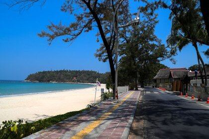 La playa Kata, en la isla Phuket (REUTERS/Sooppharoek Teepapan)