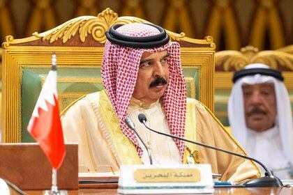 Hamad bin Isa Al Khalifa, rey de Bahrein (Bandar Algaloud / Royal Saudi Court / Flyer a través de REUTERS)