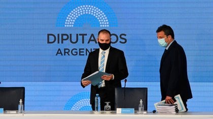 Martín Guzmán prometió presentar una reforma tributaria y Sergio Massa presentó un proyecto con cambios en los ingresos (Maximiliano Luna)
