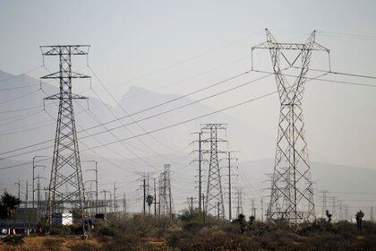 En invierto y en verano son los picos de consumo de electricidad y podría haber cortes de luz 