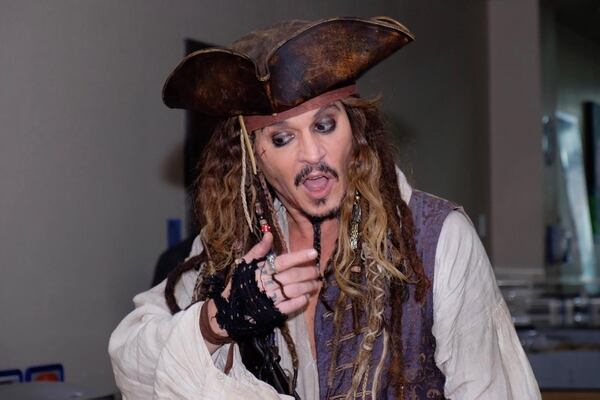 Johnny Depp, protagonista de la exitosa saga de Piratas del Caribe acumulÃ³ una fortuna de 650 millones de dÃ³lares (The Grosby Group)
