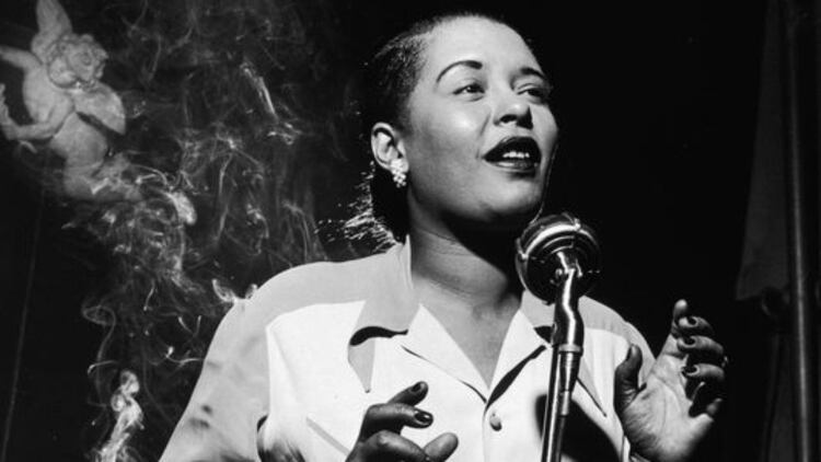 La cantante estadounidense comenzó su carrera por azar y se convirtió en uno de los máximos íconos del jazz